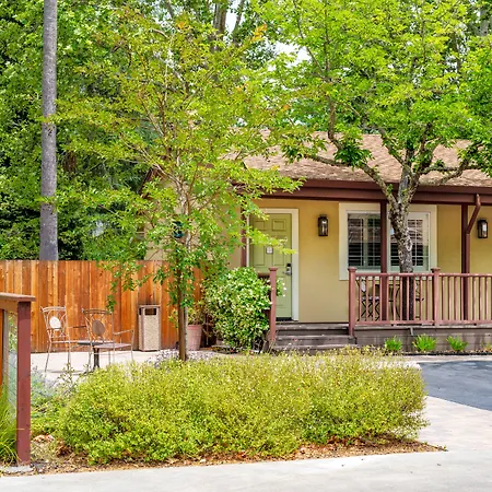 The Inn On Pine-3