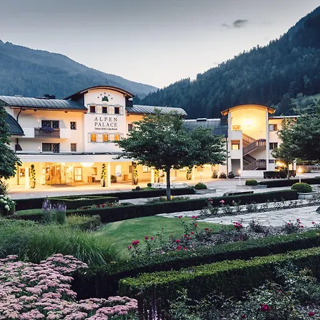 Alpenpalace Luxury Hideaway & Spa Retreat-3
