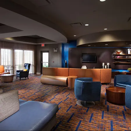 Courtyard By Marriott Fayetteville-3