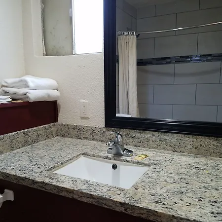 Classic Inn And Suites-2