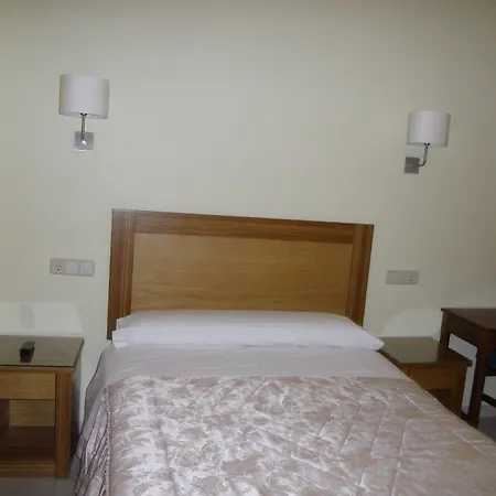 Hostal Rivera - Atocha-3