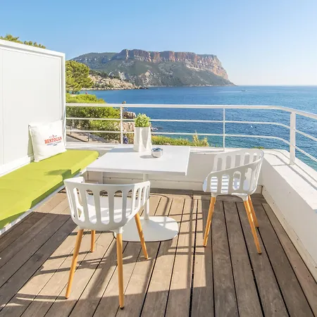 Hotel De La Plage - Mahogany-2