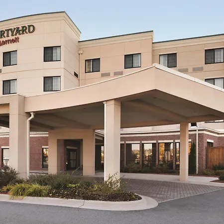 Courtyard By Marriott Salisbury-3