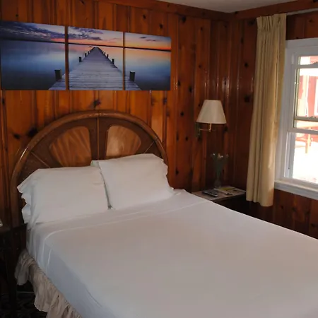 Daunts Albatross Motel-3