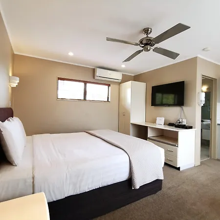 Cornwall Park Motor Inn-3