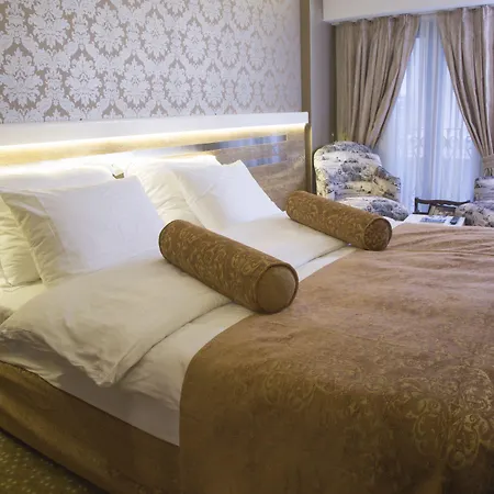 Golden Rain Hotel Old City-2