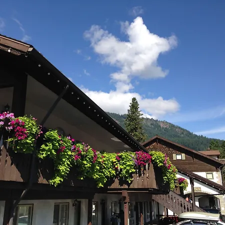 Linderhof Inn-3