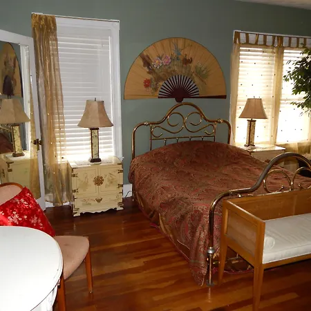 Chateau Sur Mer Bed & Breakfast-2
