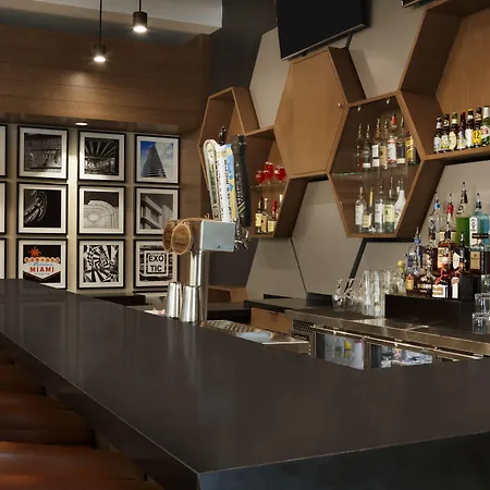 Four Points By Sheraton Miami Airport-3