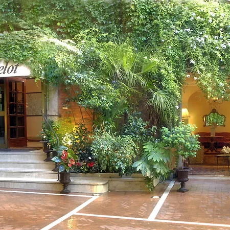 Hotel Lancelot-2