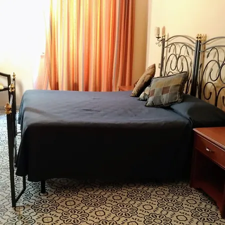Nicolas Inn-2