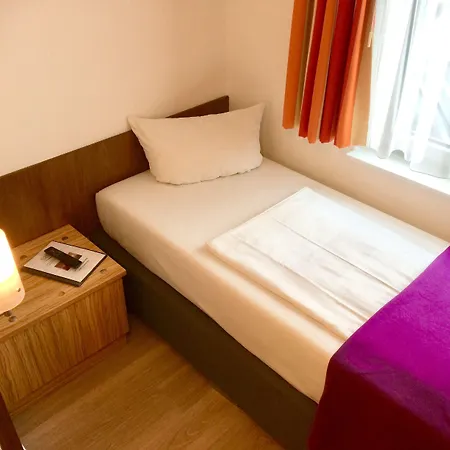 Hotel Triton-2