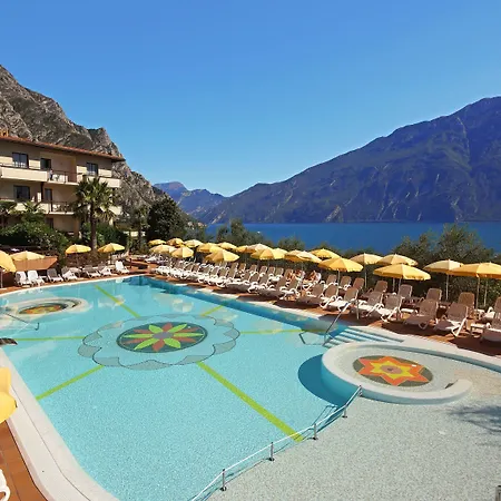 Hotel Ilma Lake Garda Resort-3