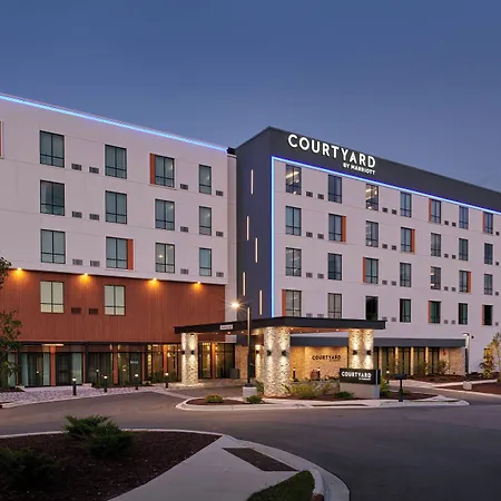 Courtyard By Marriott Petoskey At Victories Square-3