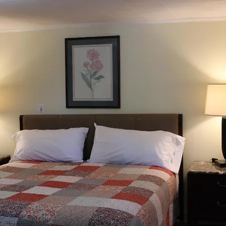 Royale Coach Motor Lodge-3