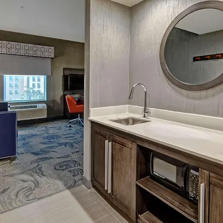 Hampton Inn Fresno Airport-3