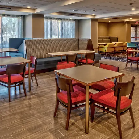 Hampton Inn Fresno Airport-2