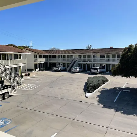Soledad Motel 8-3