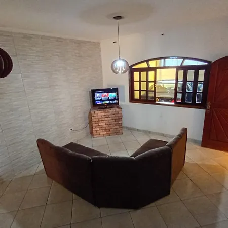 Haja Luz Casa Pousada 1 em Itaquaquecetuba-2