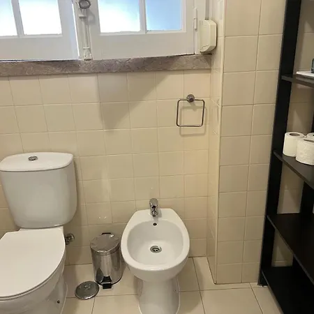 Alvalade II Airport Guest House-3