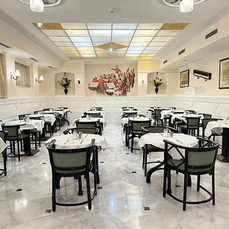 Hotel Johann Strauss-3