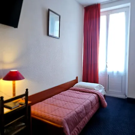 Hotel Du Commerce Et De Navarre-3