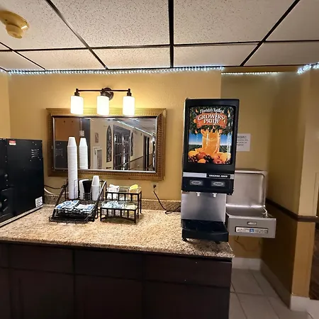 Fairview Inn & Suites Whitewater-2