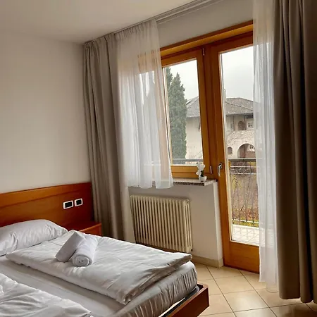 Goldenhof-3