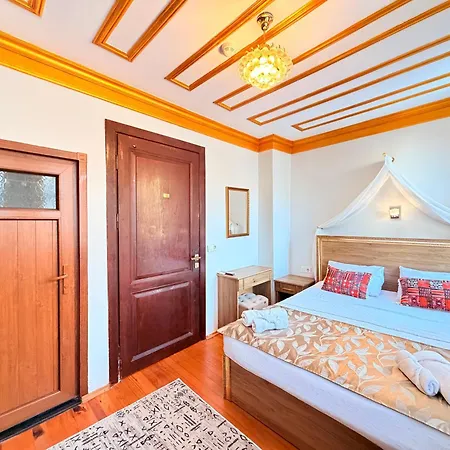 April Mansion-2