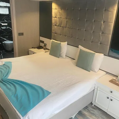 Hotel Blue Ottoman-3
