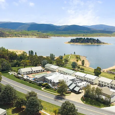 Horizons Lake Jindabyne-3