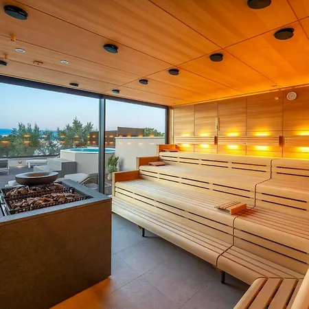 Spa&Wellness Hotel Pinia-2