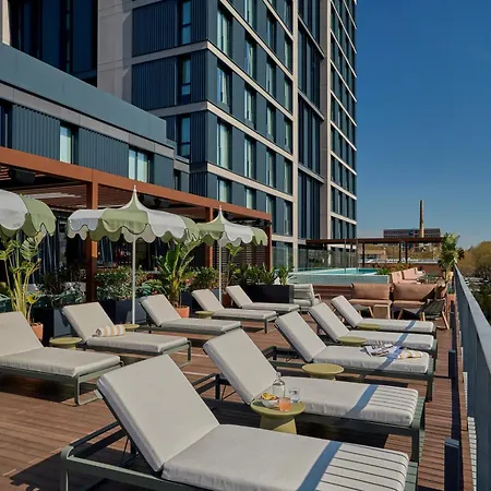 The Social Hub Barcelona Poblenou Extended Stay-3