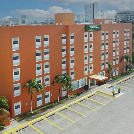 City Express Junior By Marriott Cancun-3