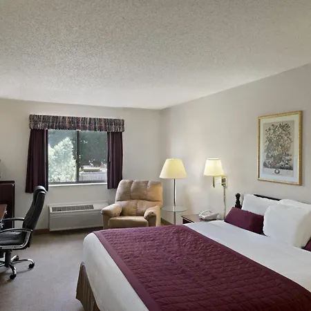 Baymont By Wyndham Whitewater-2