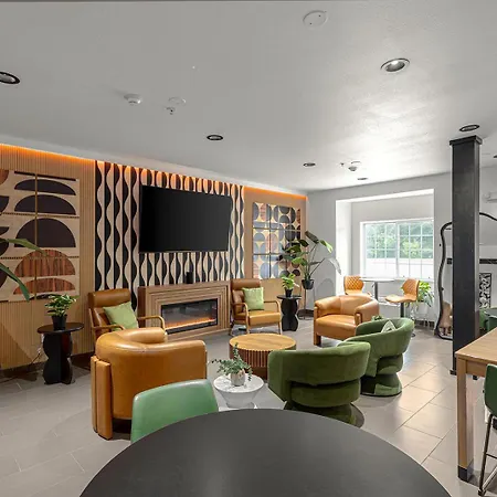 The Block Hotel Bentonville-3
