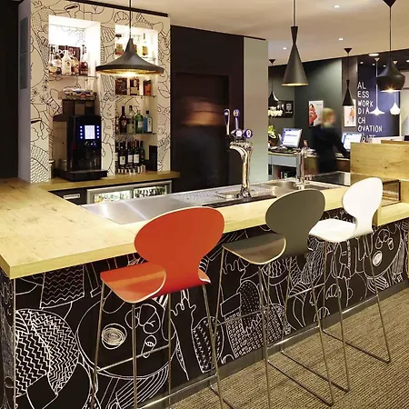 Ibis Reading Centre-2