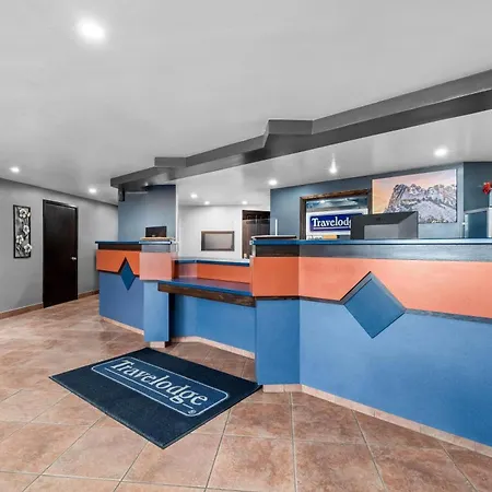 Travelodge By Wyndham Rapid City-2