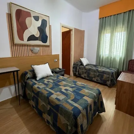 Hostal Urgell-3