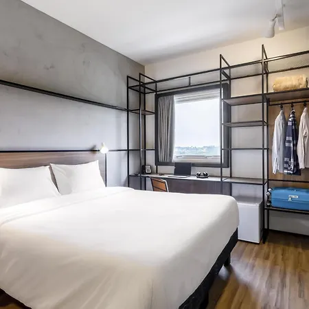 Ibis Aruja-2
