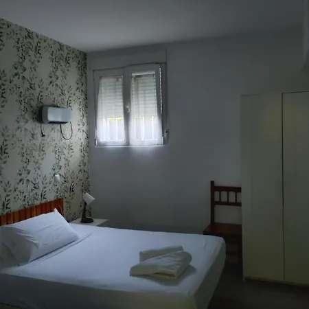 Apartamento y Habitaciones El Colmenar-3
