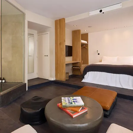 Hidden Hotel-2