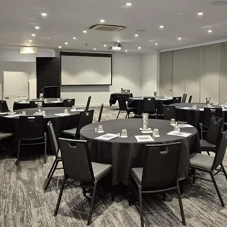 Mercure Canberra-2