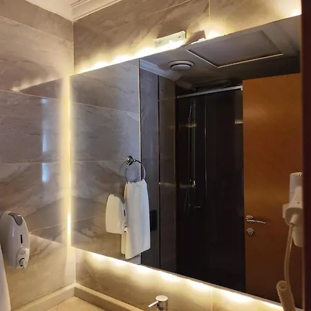 Golden Deluxe Hotel-2