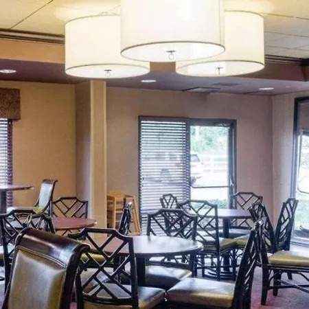 Comfort Suites-3