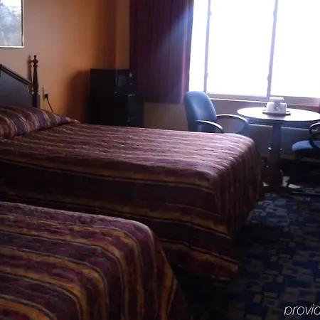 Rumford Motor Inn-3