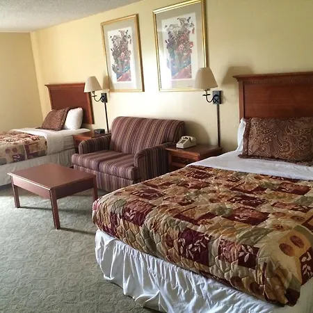 Plaza Hotel And Suites-3