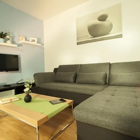 Madison Apartments-3