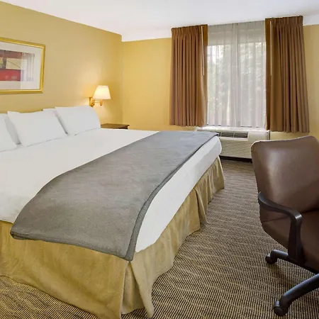 Days Inn By Wyndham Silver Spring-3