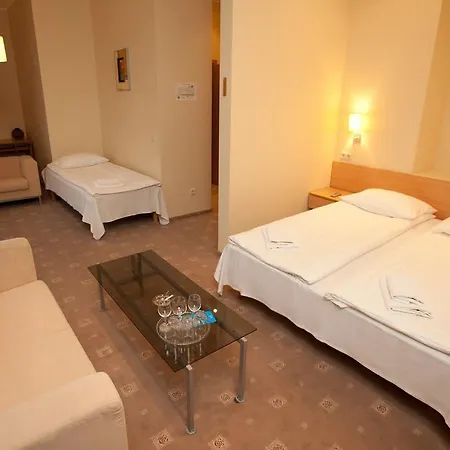 Toss Hotel-2